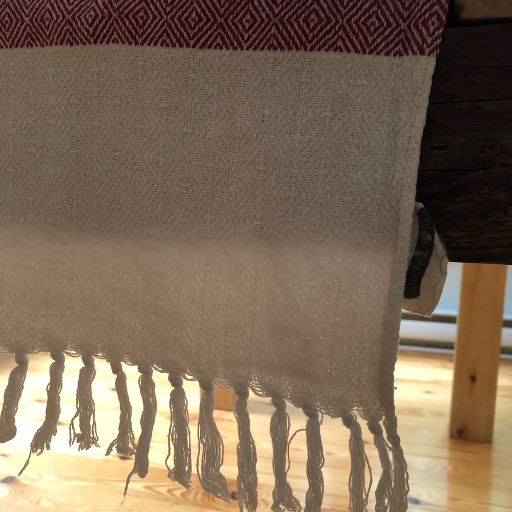 Beautiful Woven Table Runner - Picture 3 of 5